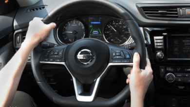 Pulling-the-steering-wheel